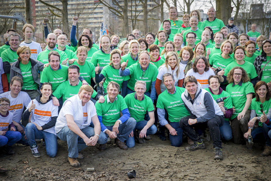Bredase ondernemers, samen met Koning Willem-Alexander en Koningin Máxima, tijdens NLdoet in Breda